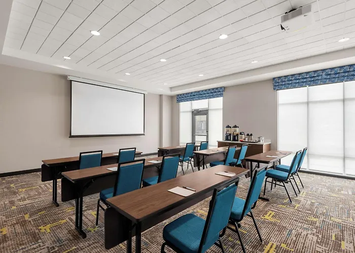 Hampton Inn&Suites Kelowna, British Columbia, Canada