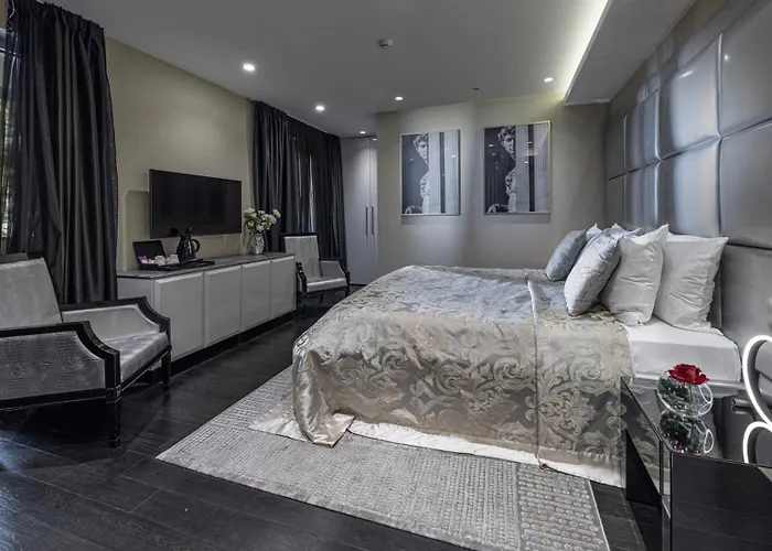Hotel 9