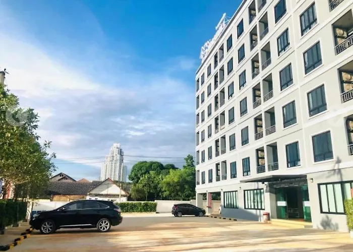 Horsehill Hotel Sriracha