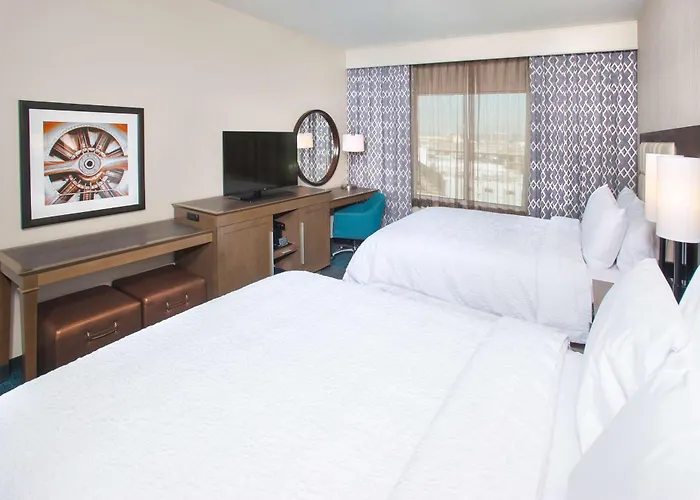 Hampton Inn & Suites Lax El Segundo