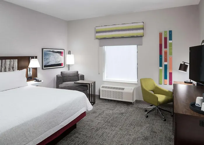 Hampton Inn & Suites Cape Canaveral Cruise Port, Fl
