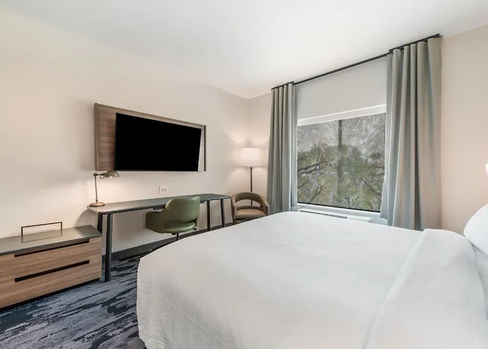 Fairfield By Marriott Inn & Suites Knoxville Clinton