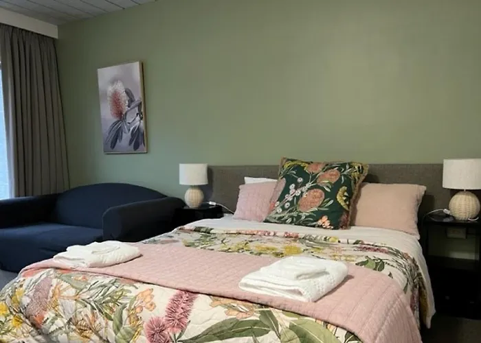 Riverbank Park Motel Bright