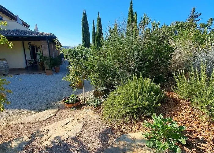 Casale Terre Rosse Garden