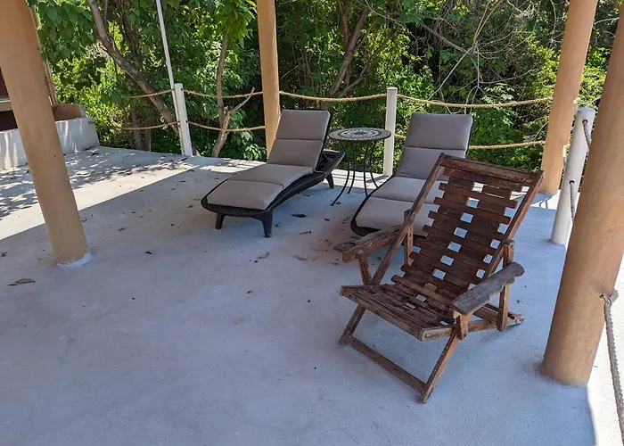 Casa Arcoiris Zihuatanejo B&B