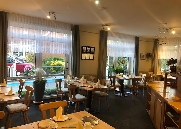 Garni Hotel-Pension Holum