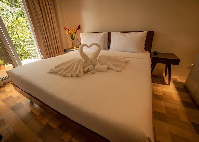 Bernardo'S Lantia Hotel
