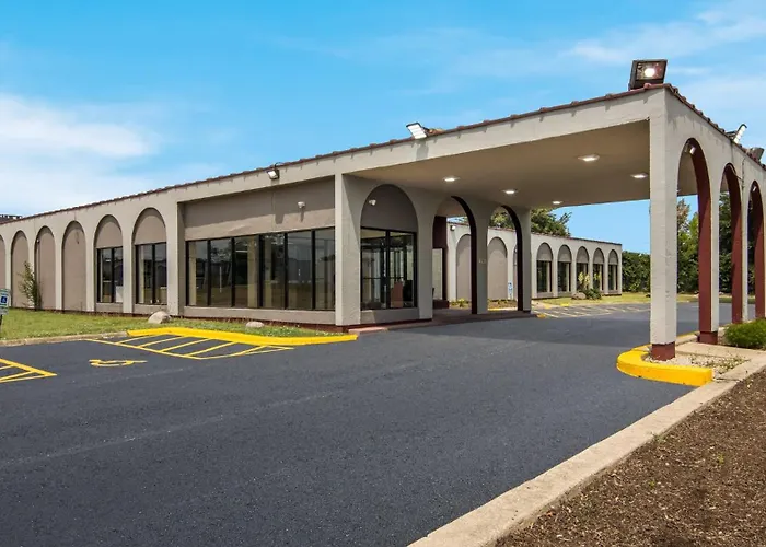 Red Roof Inn & Conference Center Chicago - Aurora Fox Valley
