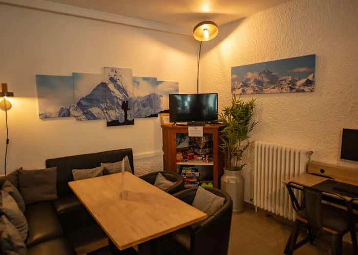 Hotel La Chaumiere A 160 M Du Telecabine Et De La Gare Sncf Garage Moto Gratuit