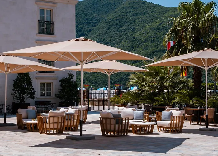 Heritage Grand Perast