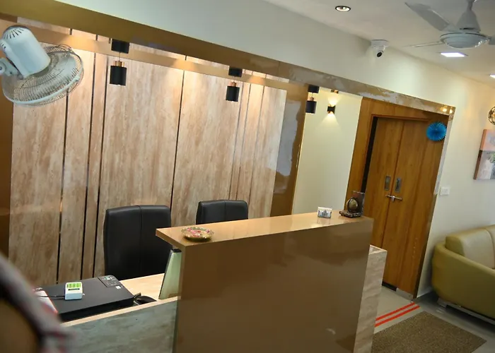 Hotel Royal Ican Sindhubhavan Road
