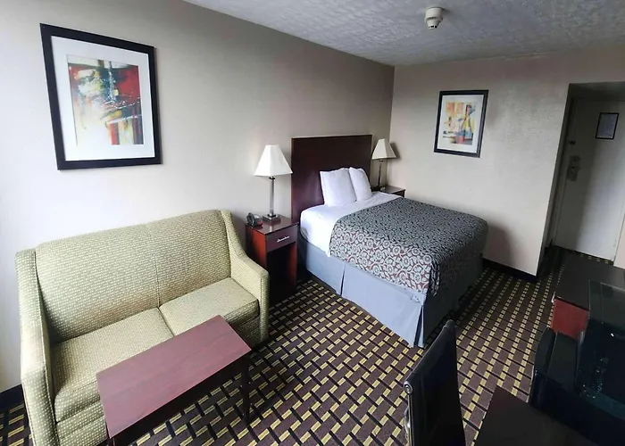 Days Inn By Wyndham Fort Wright Cincinnati Area
