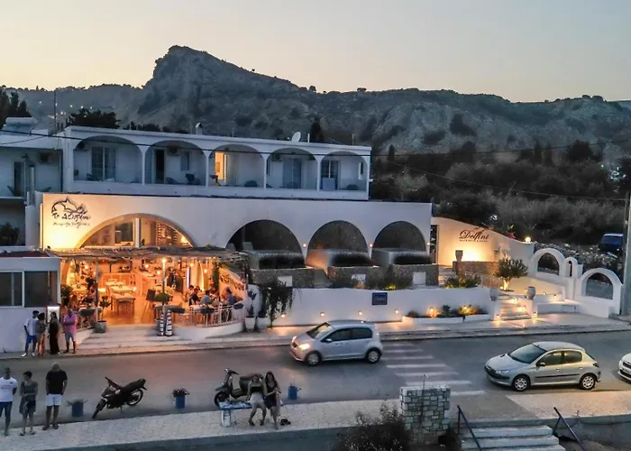 Delfini Beach Hotel&Suites