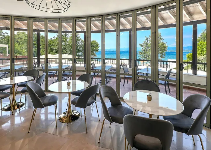 Blue Waves Resort