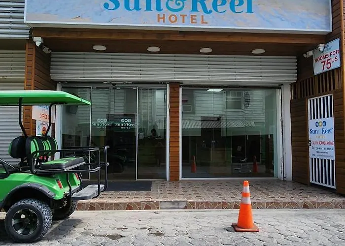 Voyager Sun & Reef Hotel
