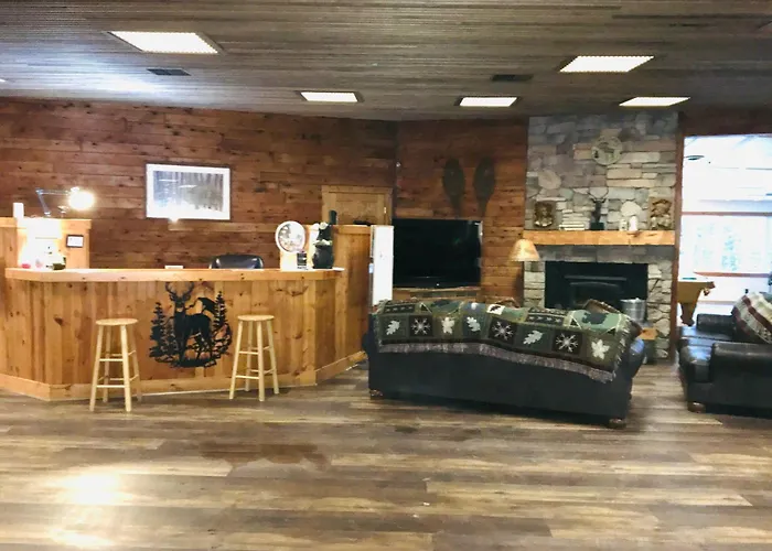 Hiawatha Lodge Inn