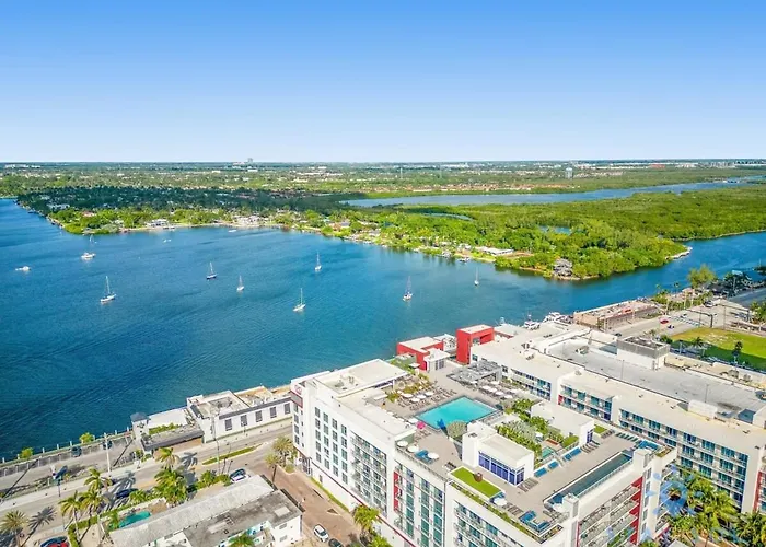 Hollywood Beach - Front Bay View - Amazing Pool