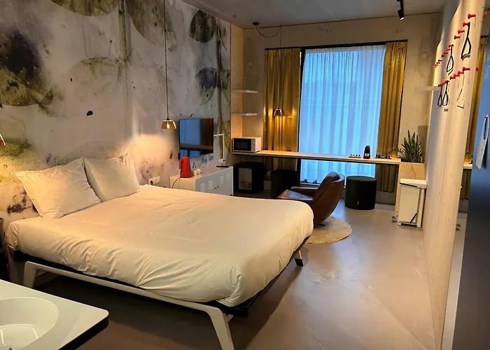 Hotel Moloko -Just A Room- Sleep&Shower-Digital Key By Sms