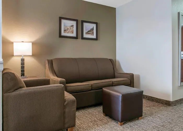 Comfort Inn & Suites Porter Near Indiana Dunes