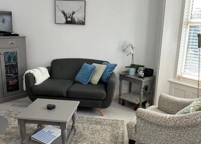 Sea Salt Cottage - Mins To Beach & Shops Dog Friendly