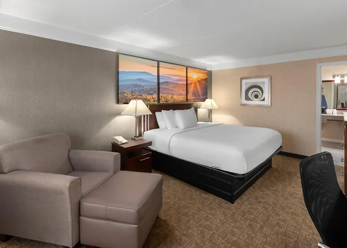 Days Inn By Wyndham Columbia Kentucky