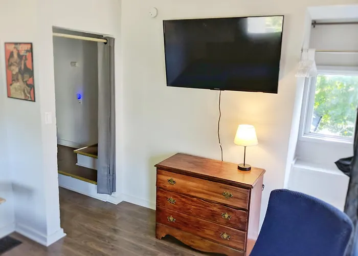 Port Huron Temp Stays - Apartment 7