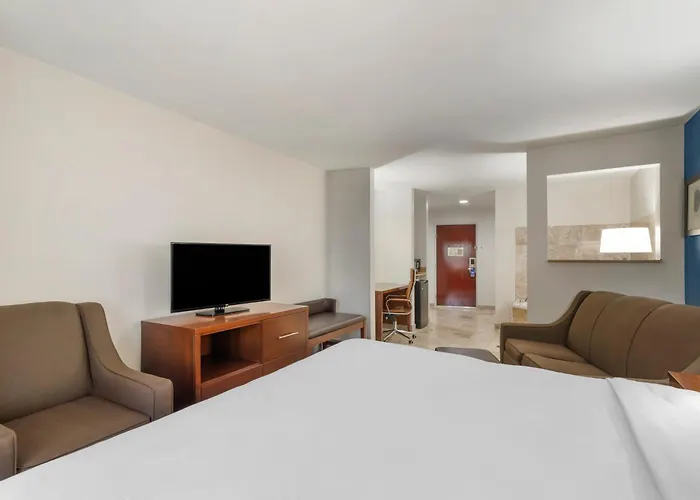 Comfort Suites Atlanta Airport