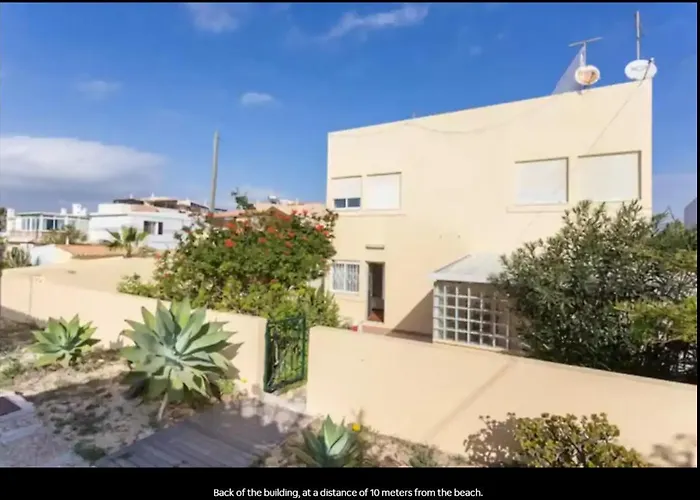 Blife Faro Beach Hostel&Rooms