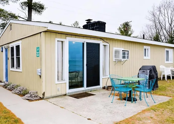 Beach Club Of Oscoda - The Lakeshore Cottage