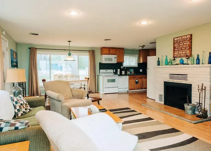 Beach Club Of Oscoda - The Lakeshore Cottage