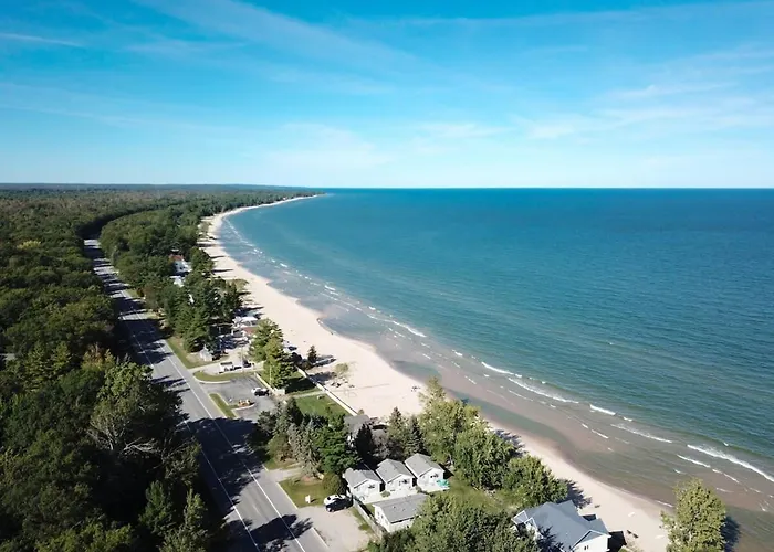 Beach Club Of Oscoda Garden Cottage On The Lake