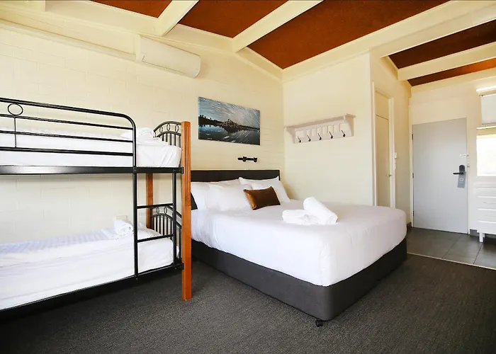 Lake Jindabyne Hotel