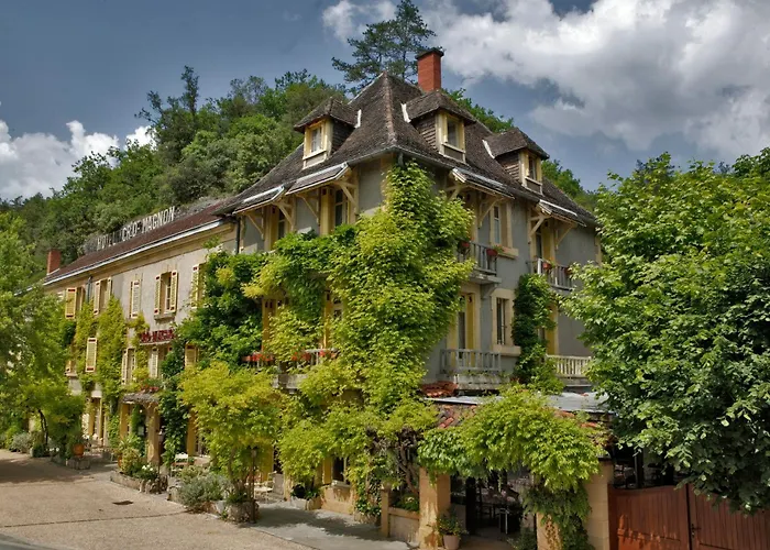 Le Cro-Magnon - Hotel - Piscine - Climatisation