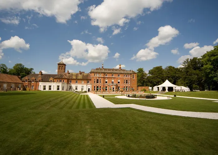 Oakley Hall Hotel