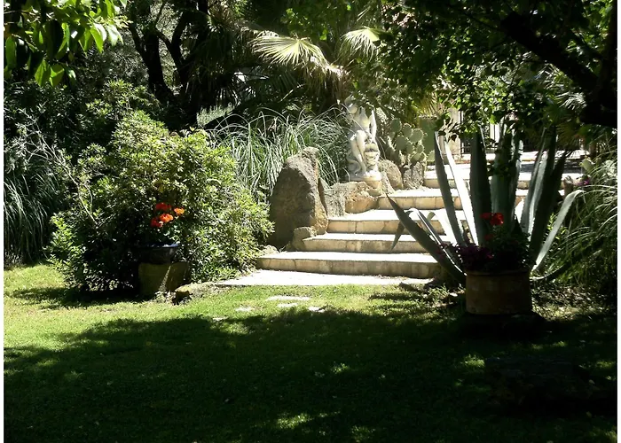 Les Jardins Du Patriarche Hotel