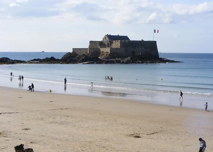 Hotel La Porte Saint Pierre-Logis Hotel Intra Muros Renove En 2026