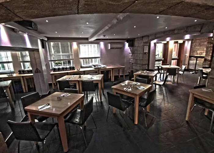 The George Hotel