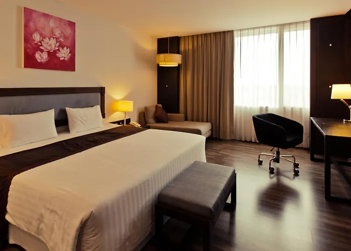 Sunee Grand Hotel And Convention Center