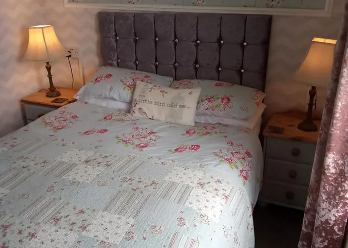 Heatherlea Guest Rooms Singles Only