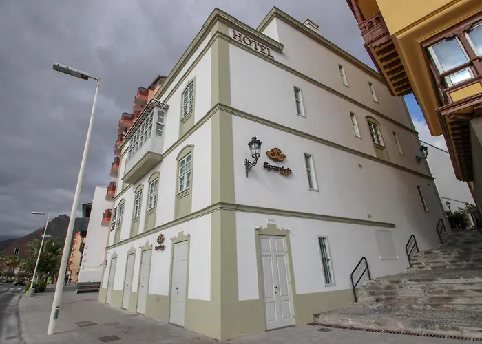 Hotel Emblematico Holiday Time