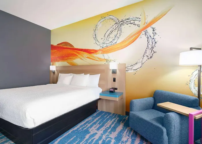 La Quinta Inn & Suites By Wyndham San Antonio Seaworld Lafb