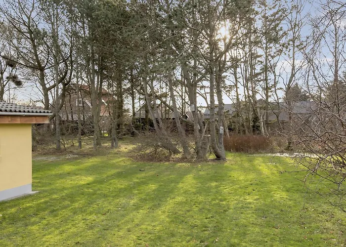 Beautiful Home In Blavand With Wifi