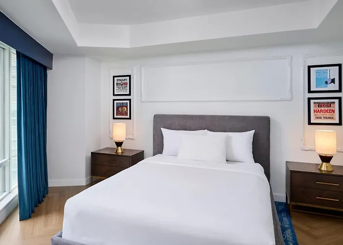 Pantages Hotel Toronto Centre