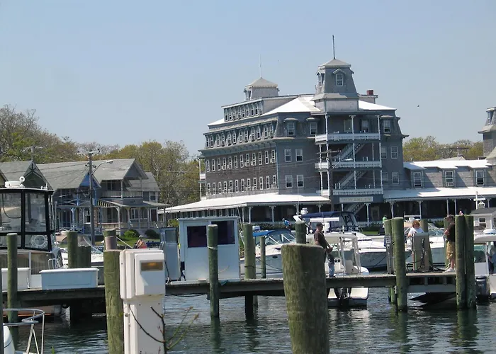 Summercamp Oak Bluffs