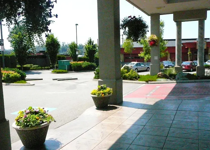 Coast Abbotsford Hotel & Suites