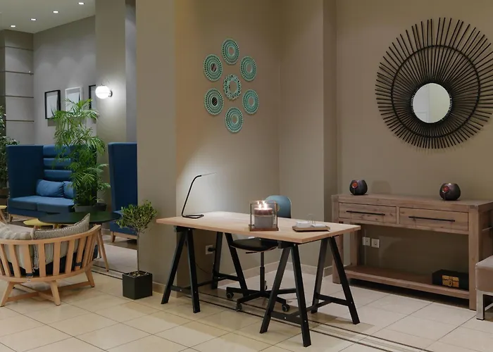 Hotel Avra By Smile Hotels - Free Airport Shuttle