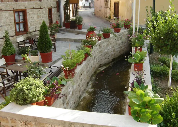 Hagiati Guesthouse - Edessa Cozy Mountain Retreat