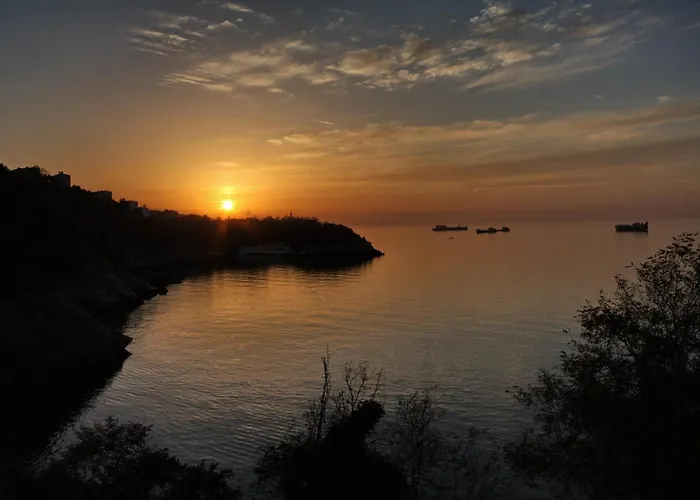 Bab-i Zer Hotel