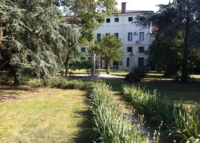 Villa Carrer