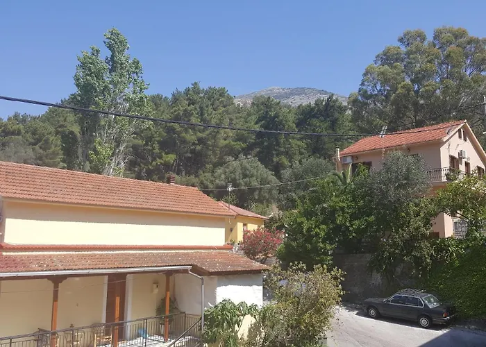 Moustakis Hotel